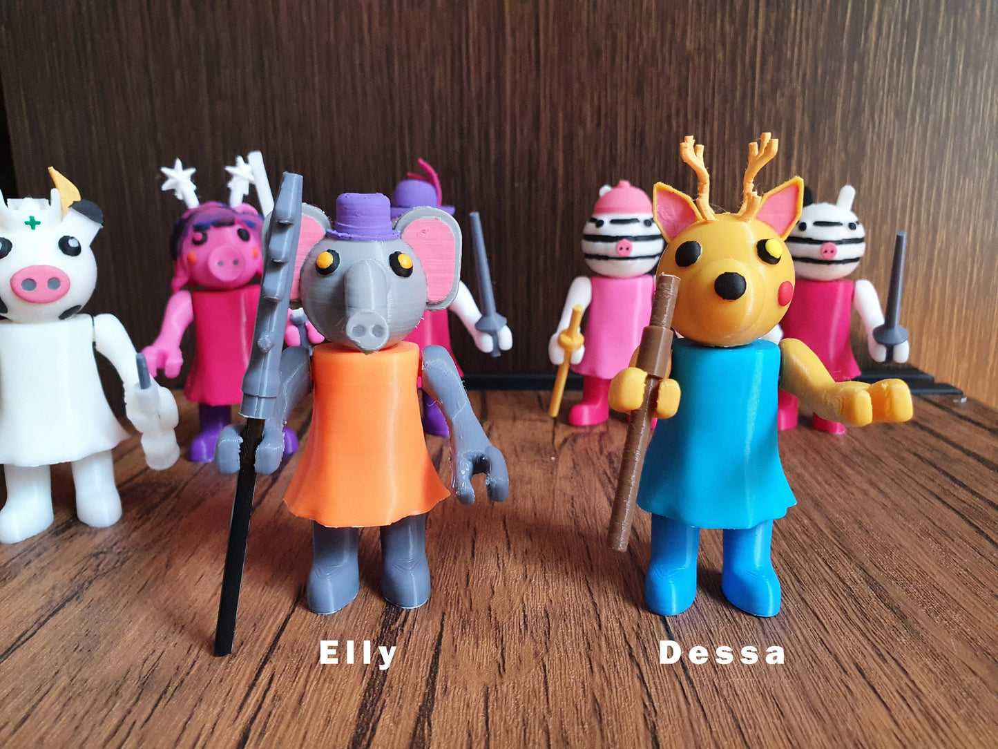 Elly, Dessa, Mrs Cow, Sabrina, Zizzy, Zee, Zuzy fullbody figures