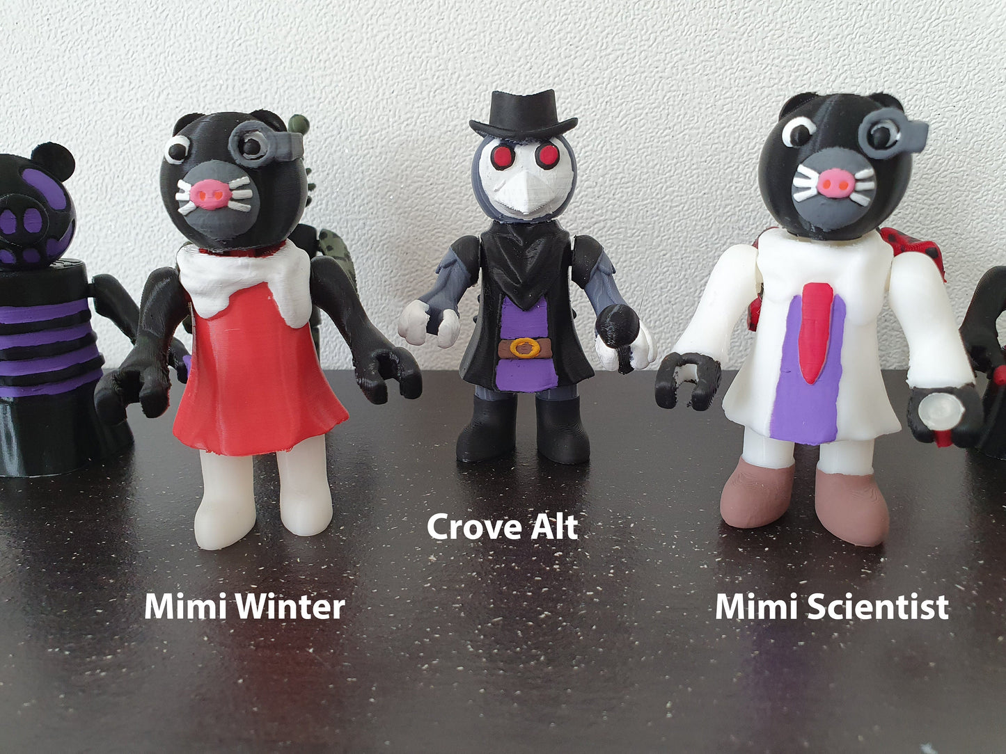 Anteo, Crove Alt, Sentinel, Mimi Winter & scientist, Payton, Distorted pig fullbody figures