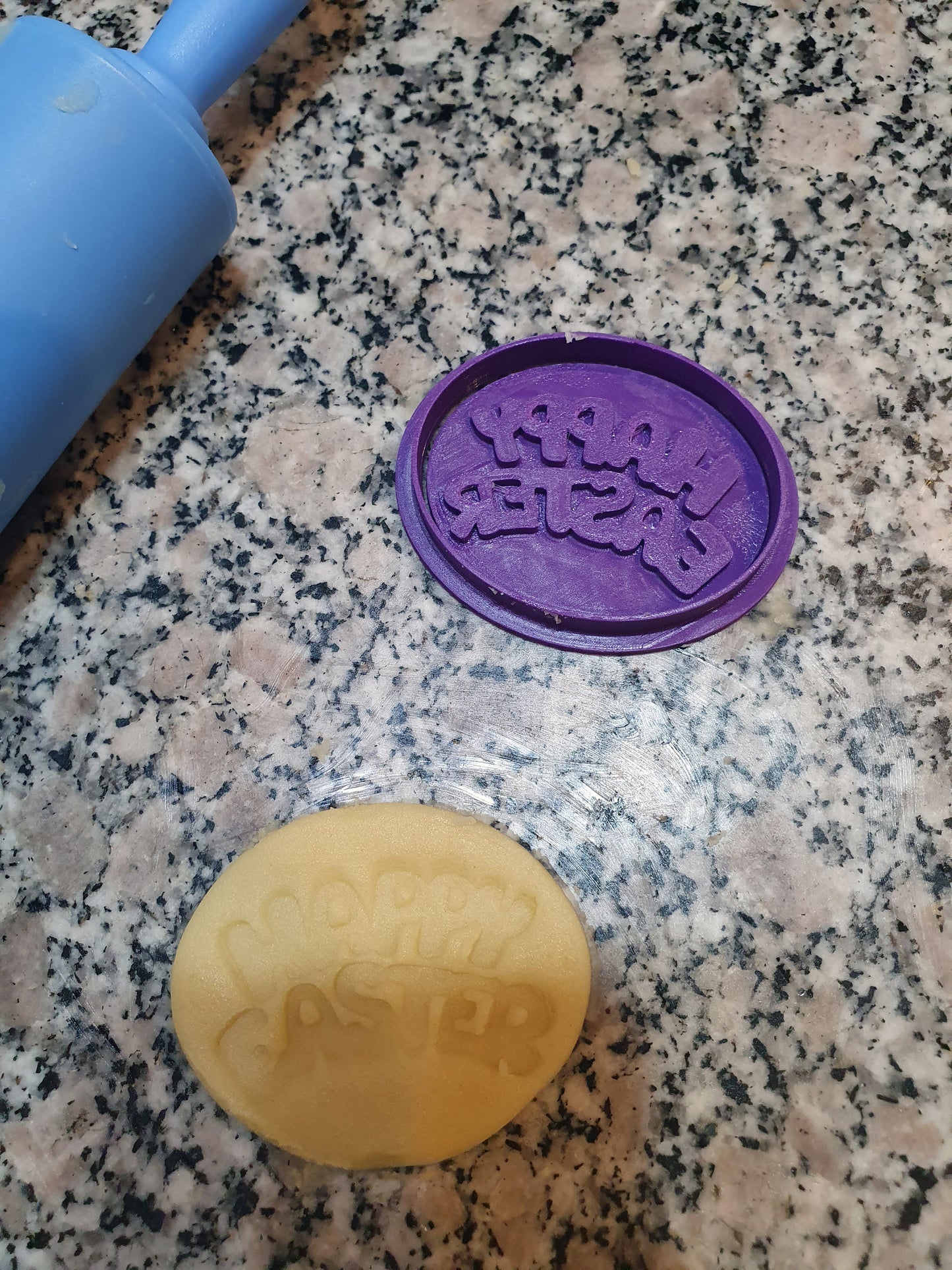 Happy Easter cookie cutter with stamp