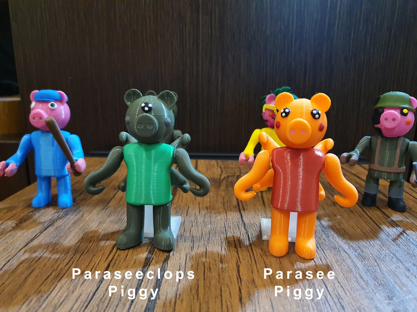 Paraseeclops, Parasee, Georgie, Dinopiggy, DJ Piggy, Piggy Soldier fullbody figures